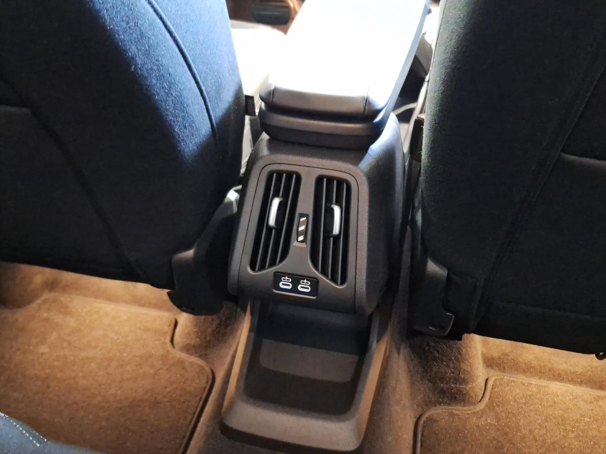 Originalaufnahme des Fahrzeugs Originalaufnahme des Fahrzeugs