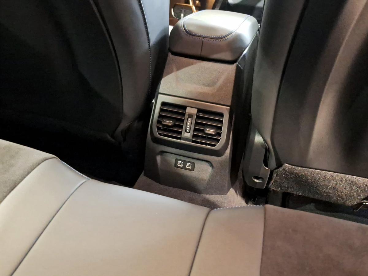 Originalaufnahme des Fahrzeugs Originalaufnahme des Fahrzeugs