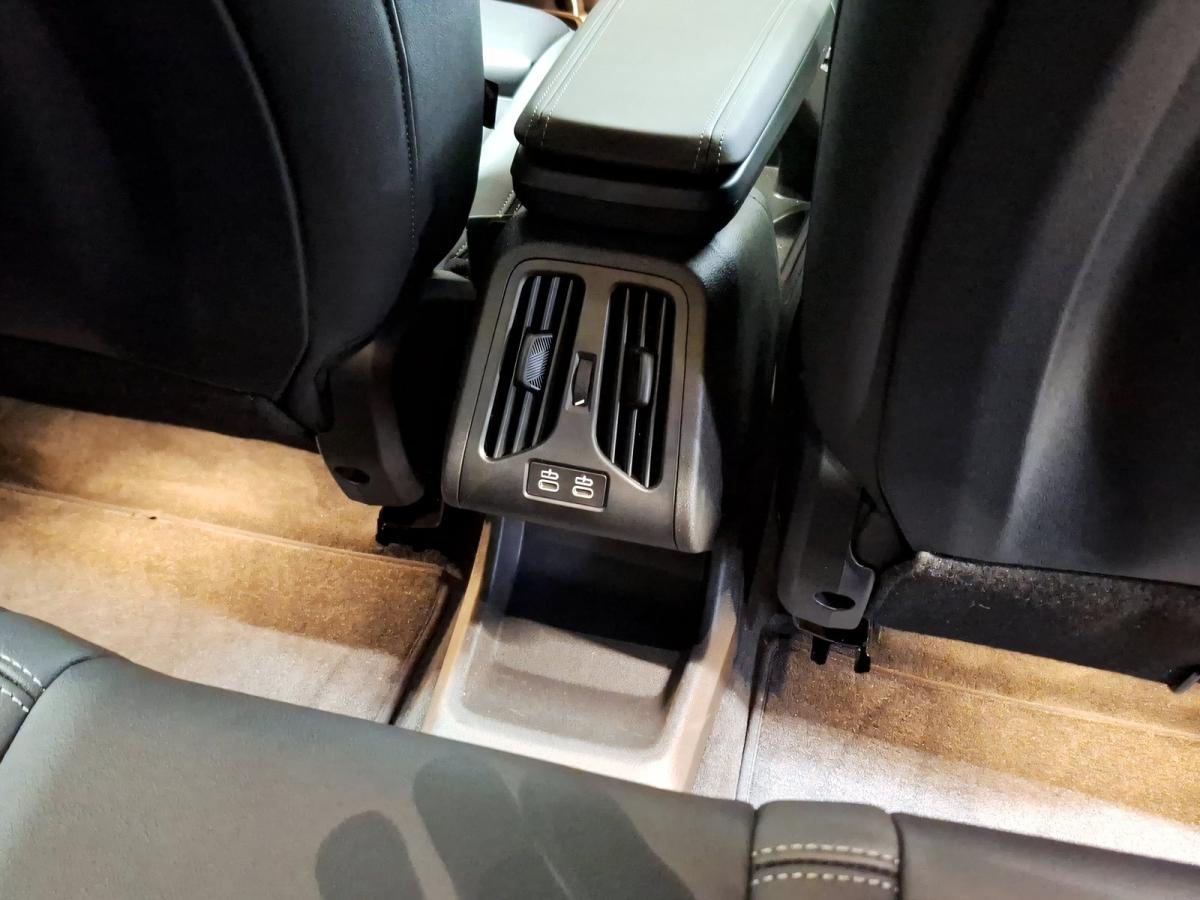 Originalaufnahme des Fahrzeugs Originalaufnahme des Fahrzeugs