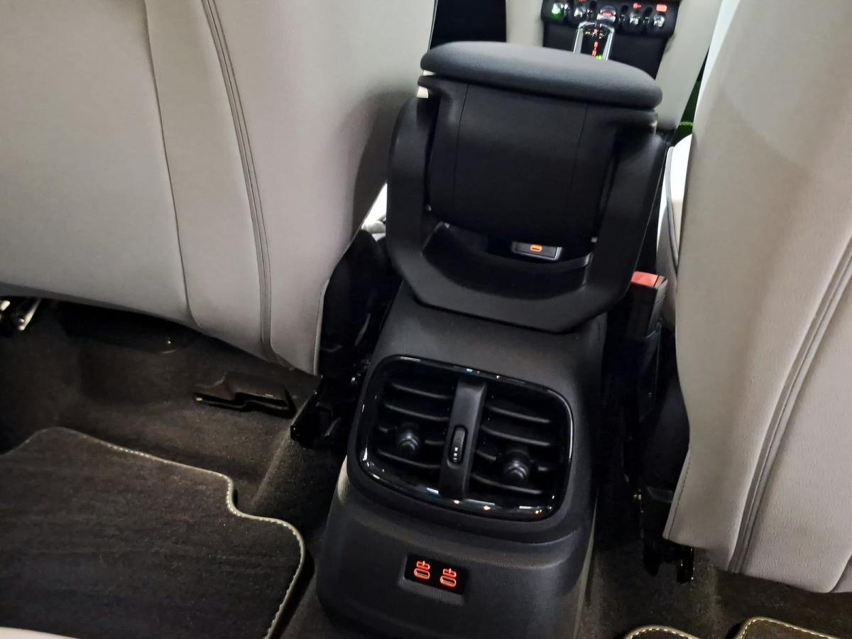 Originalaufnahme des Fahrzeugs Originalaufnahme des Fahrzeugs