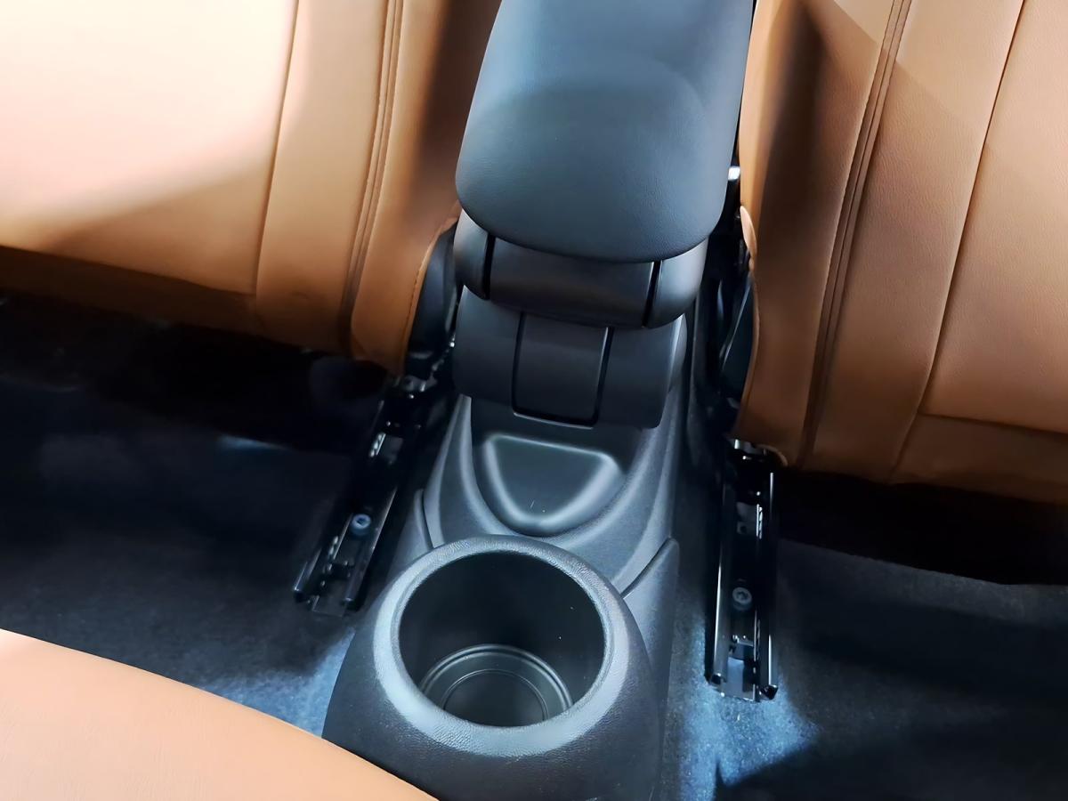 Originalaufnahme des Fahrzeugs Originalaufnahme des Fahrzeugs