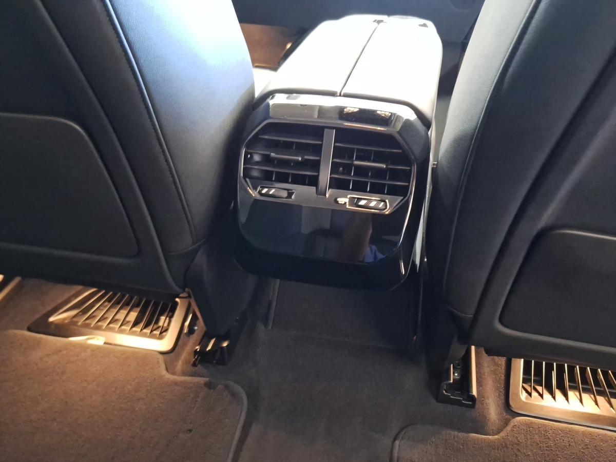 Originalaufnahme des Fahrzeugs Originalaufnahme des Fahrzeugs