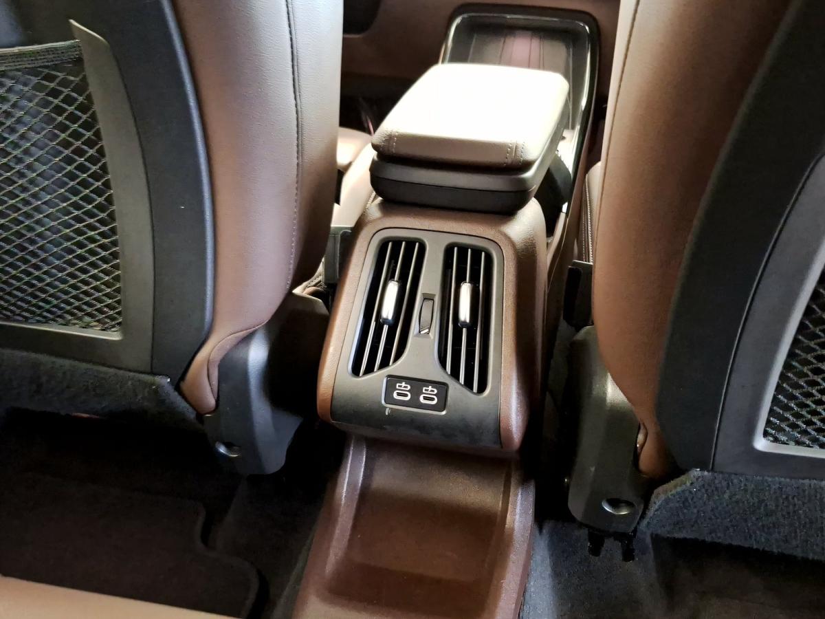 Originalaufnahme des Fahrzeugs Originalaufnahme des Fahrzeugs