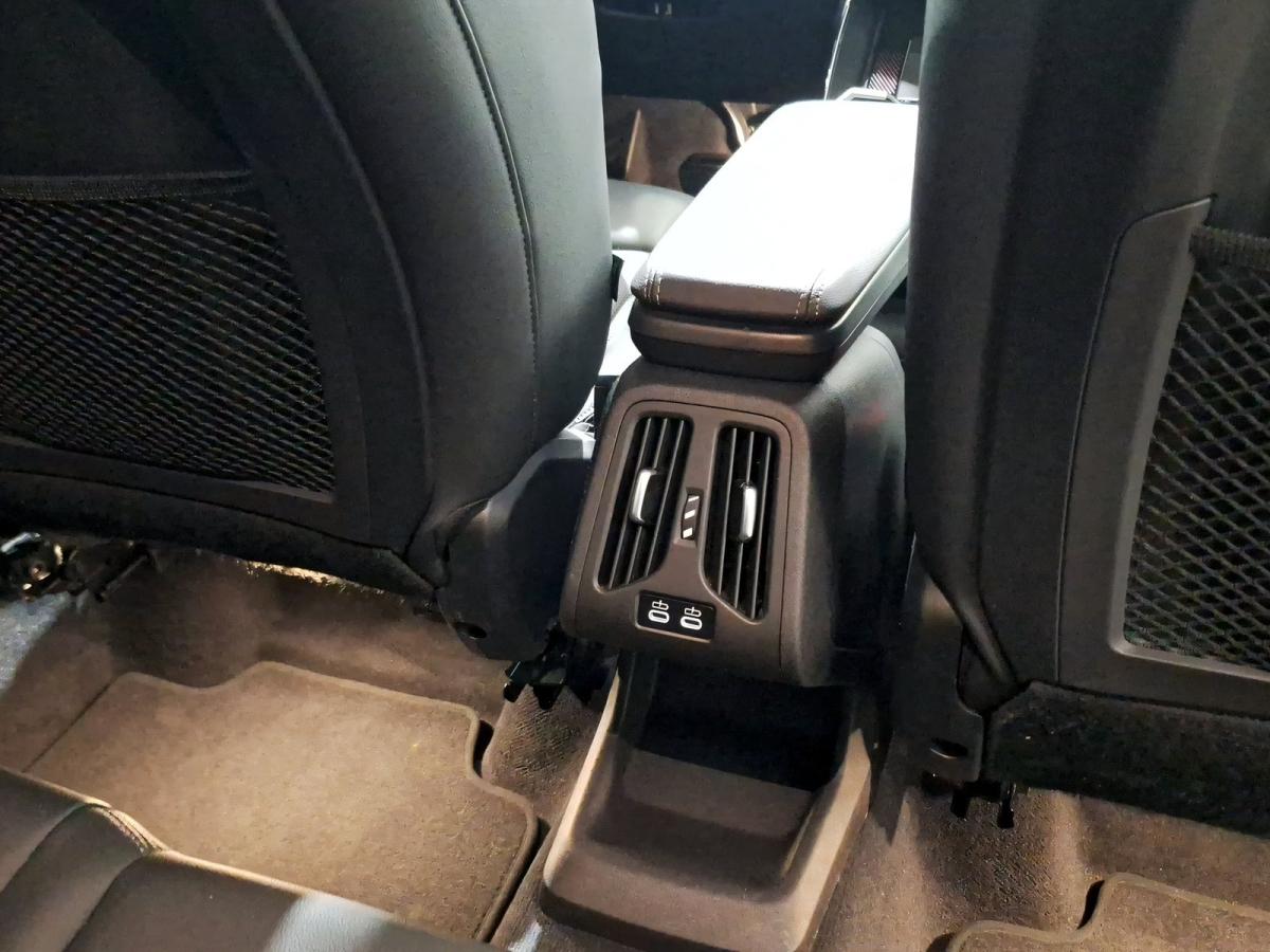 Originalaufnahme des Fahrzeugs Originalaufnahme des Fahrzeugs