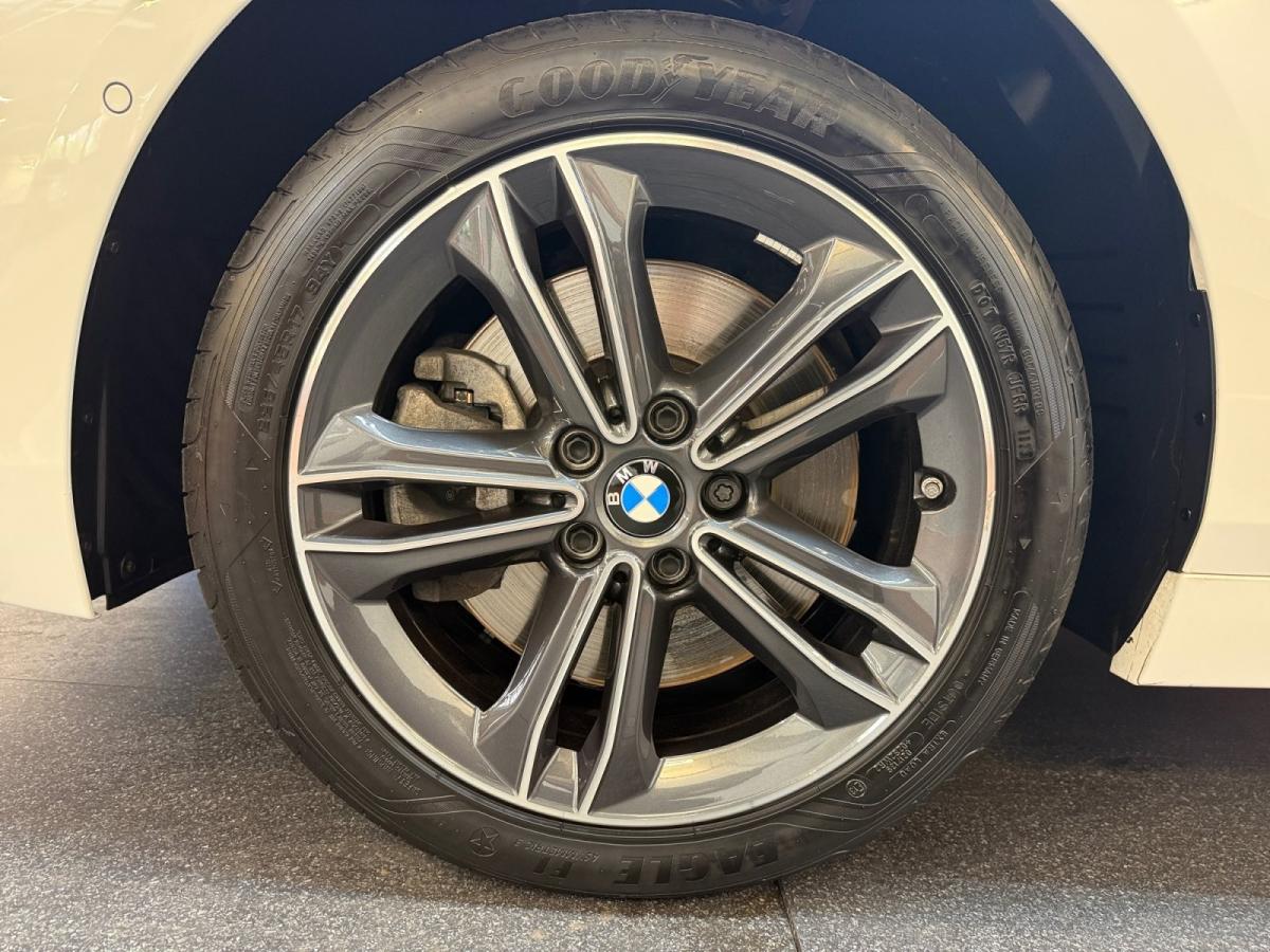 Originalaufnahme des Fahrzeugs Originalaufnahme des Fahrzeugs