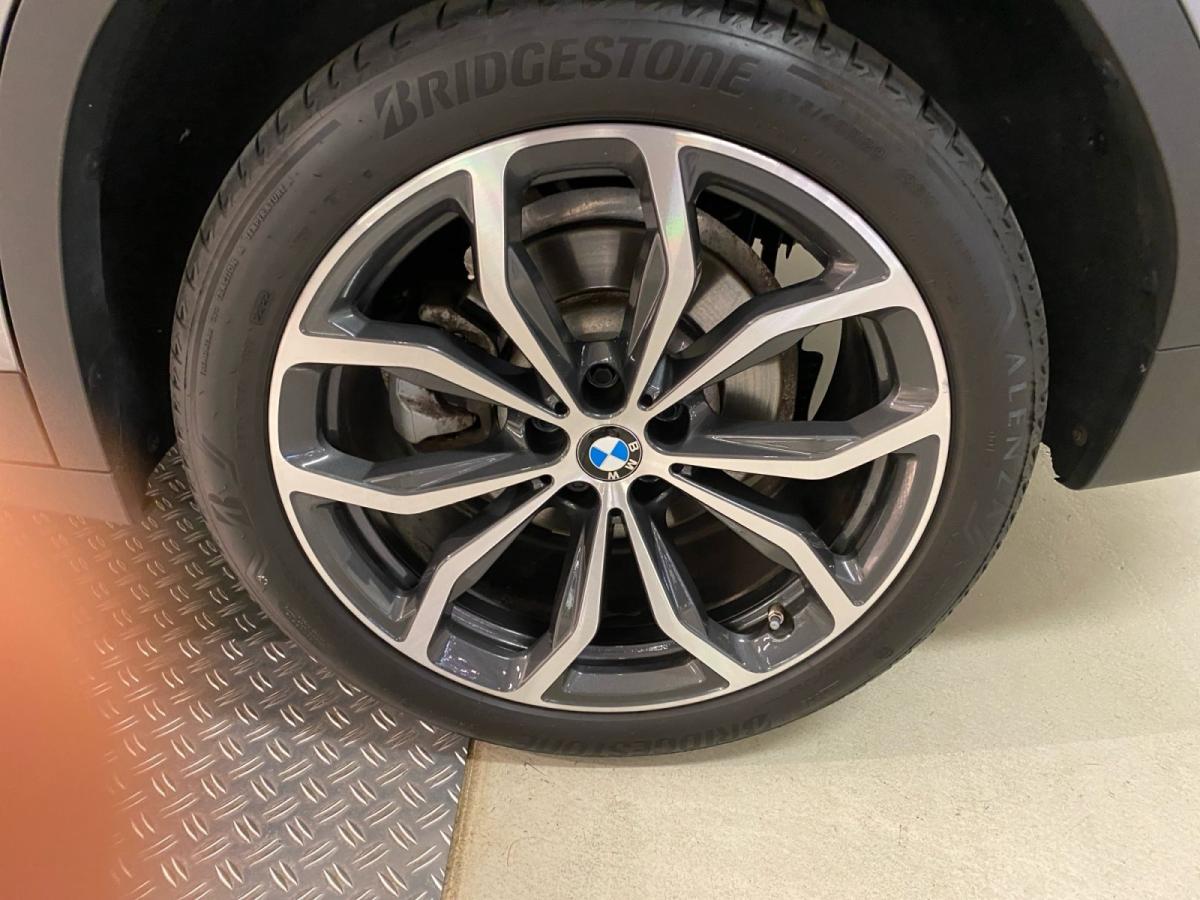Originalaufnahme des Fahrzeugs Originalaufnahme des Fahrzeugs
