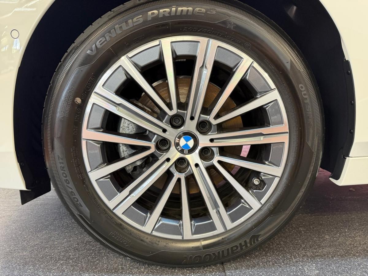 Originalaufnahme des Fahrzeugs Originalaufnahme des Fahrzeugs