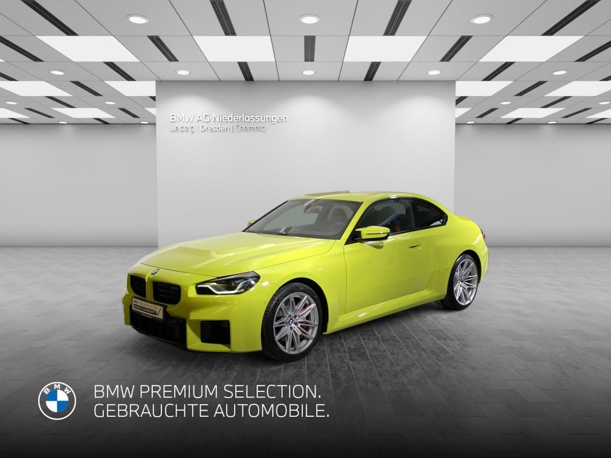 BMW M2 Coupe von vorne in Gelb
