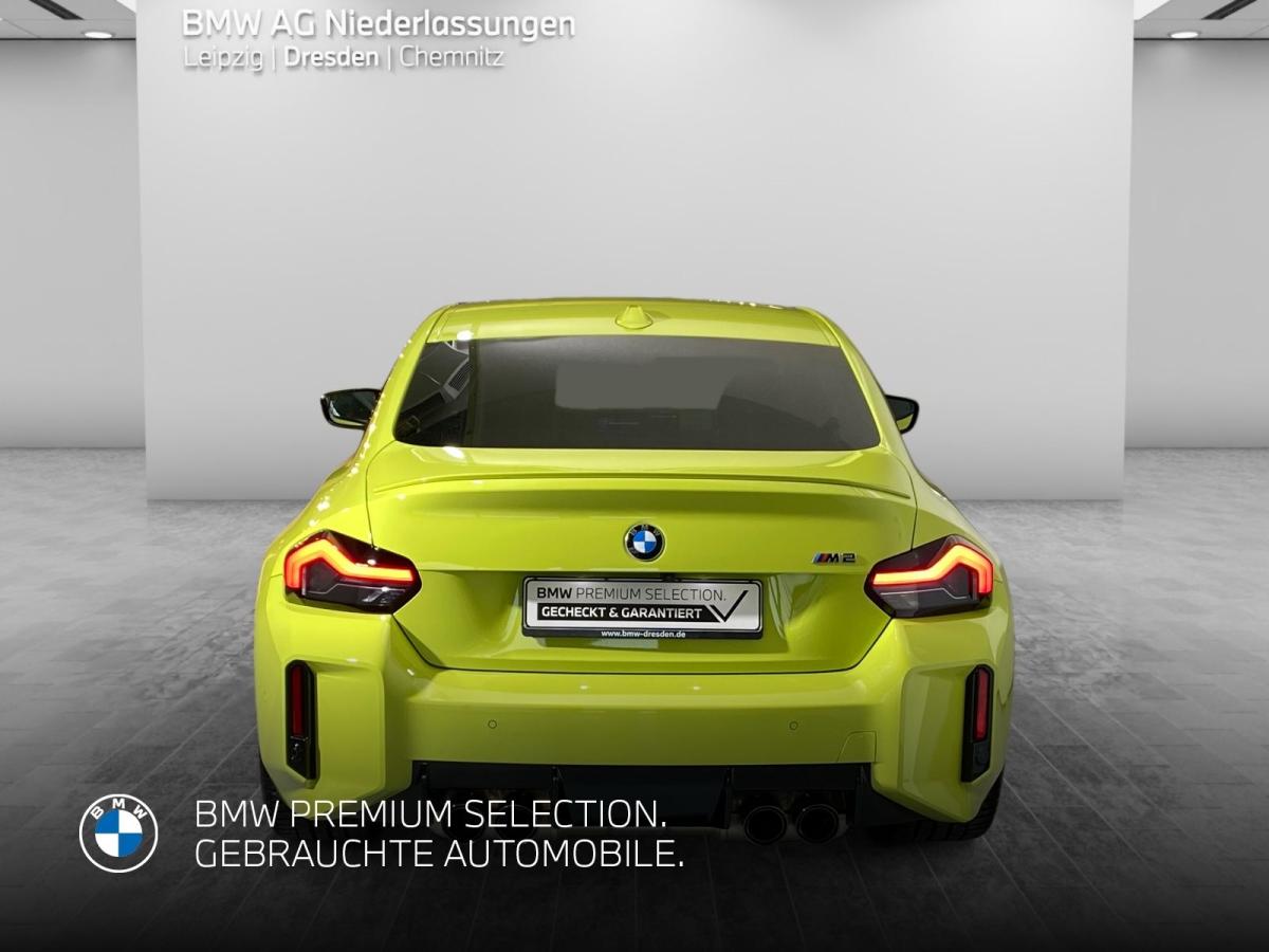 BMW M2 Coupe von vorne in Gelb