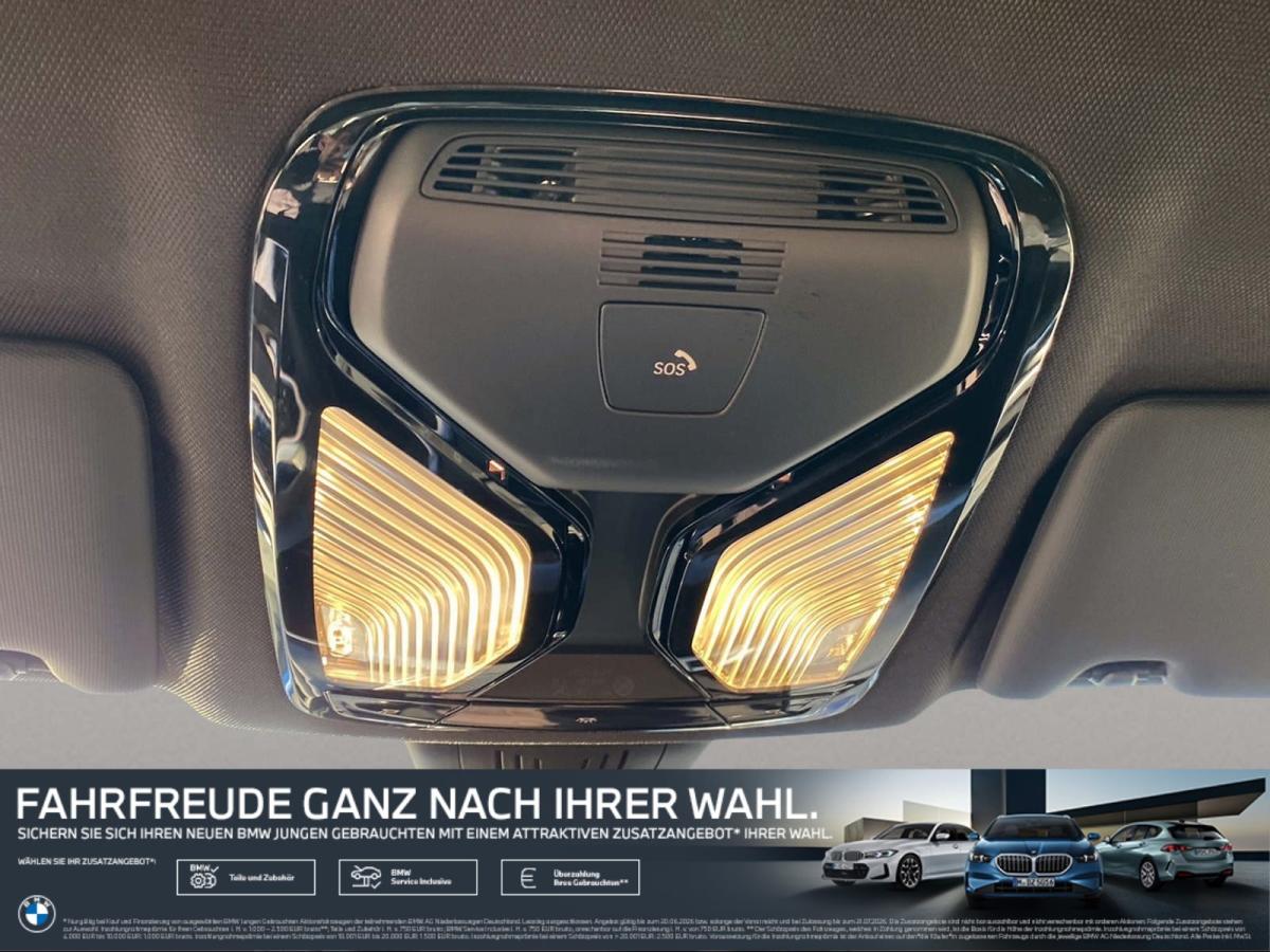 BMW 420i Gran Coupe von hinten in Blau