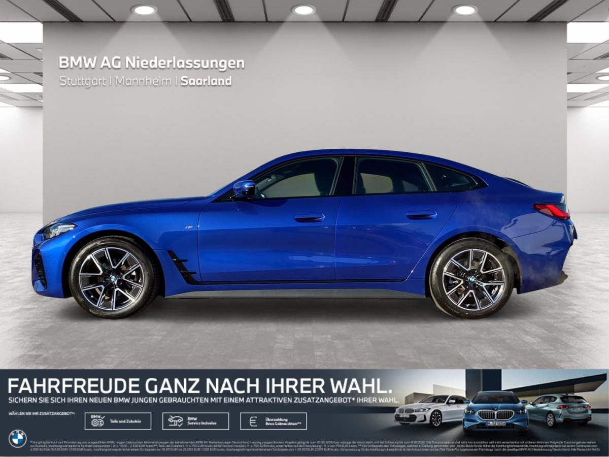 Mehrere Fahrzeuge im Bild