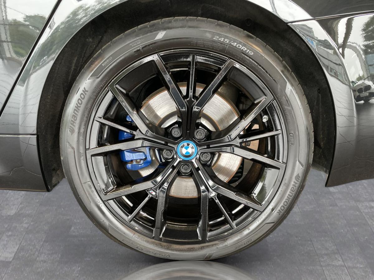 Originalaufnahme des Fahrzeugs