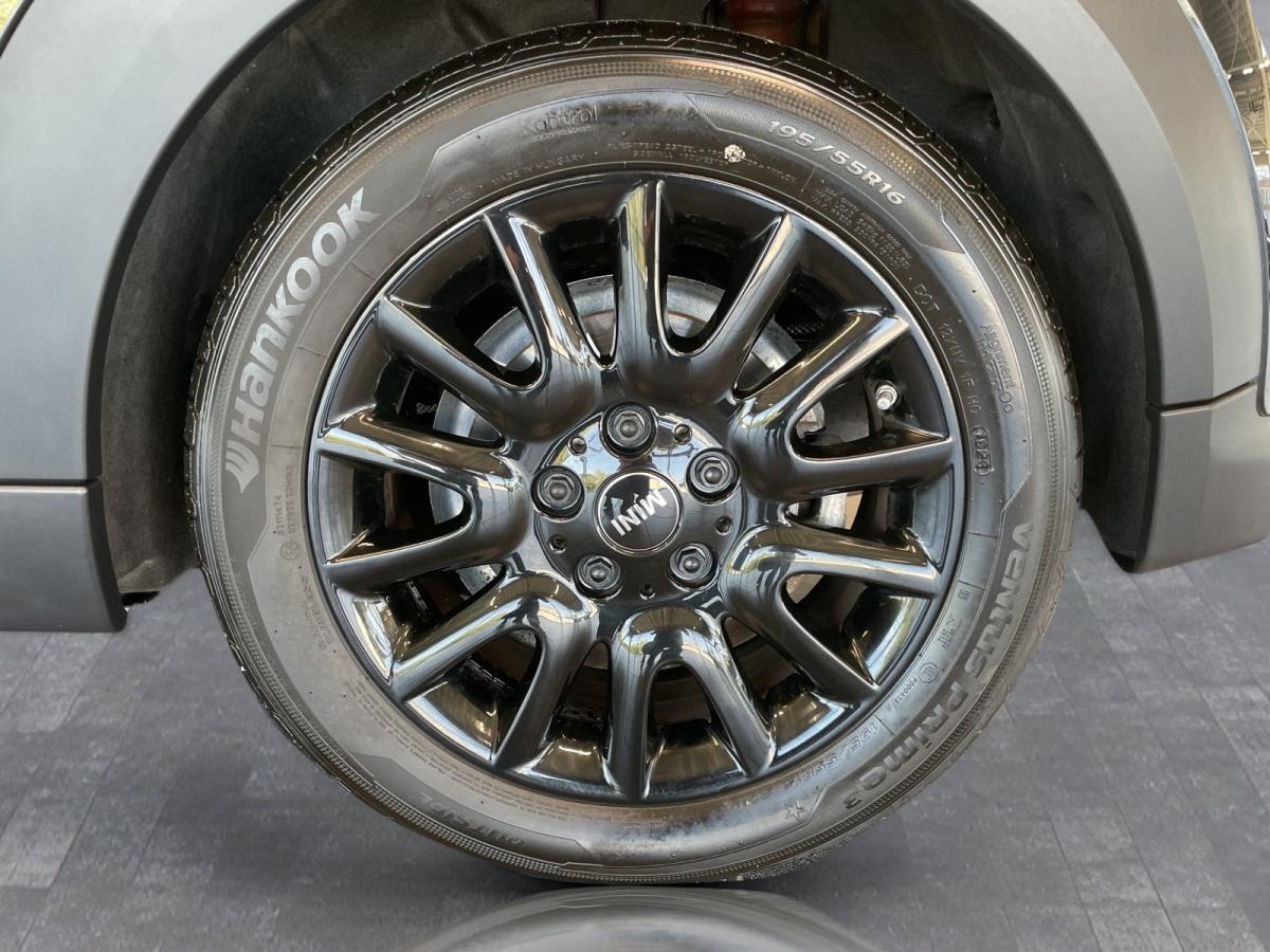 Originalaufnahme des Fahrzeugs Originalaufnahme des Fahrzeugs