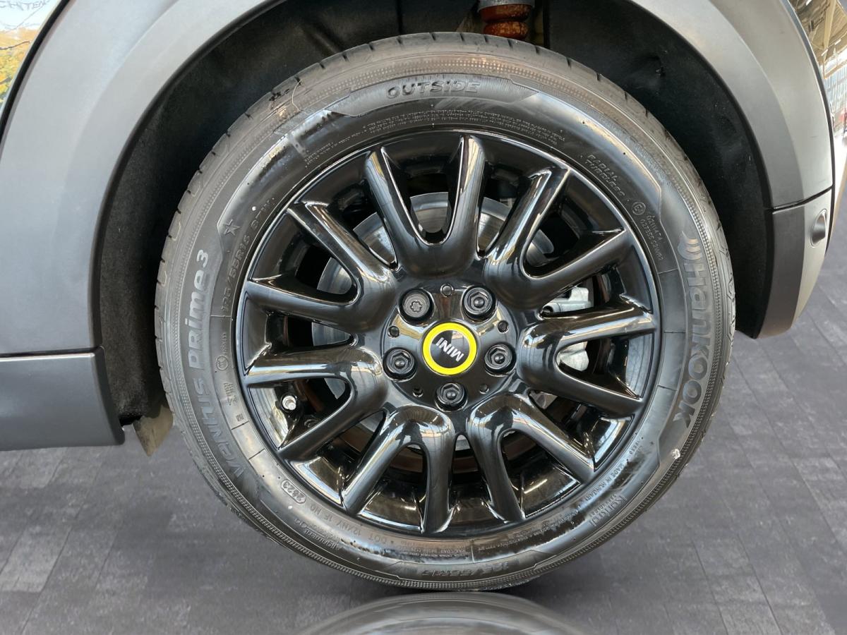 Originalaufnahme des Fahrzeugs Originalaufnahme des Fahrzeugs
