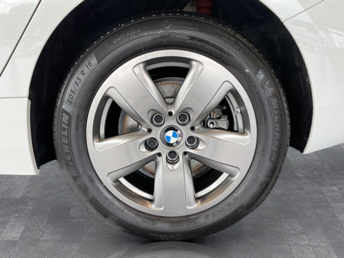 Originalaufnahme des Fahrzeugs Originalaufnahme des Fahrzeugs