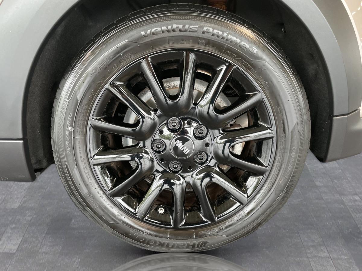 Originalaufnahme des Fahrzeugs Originalaufnahme des Fahrzeugs