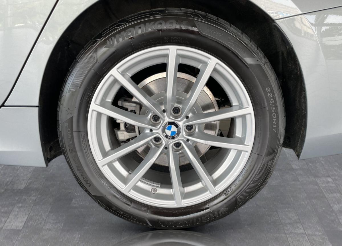 Originalaufnahme des Fahrzeugs Originalaufnahme des Fahrzeugs