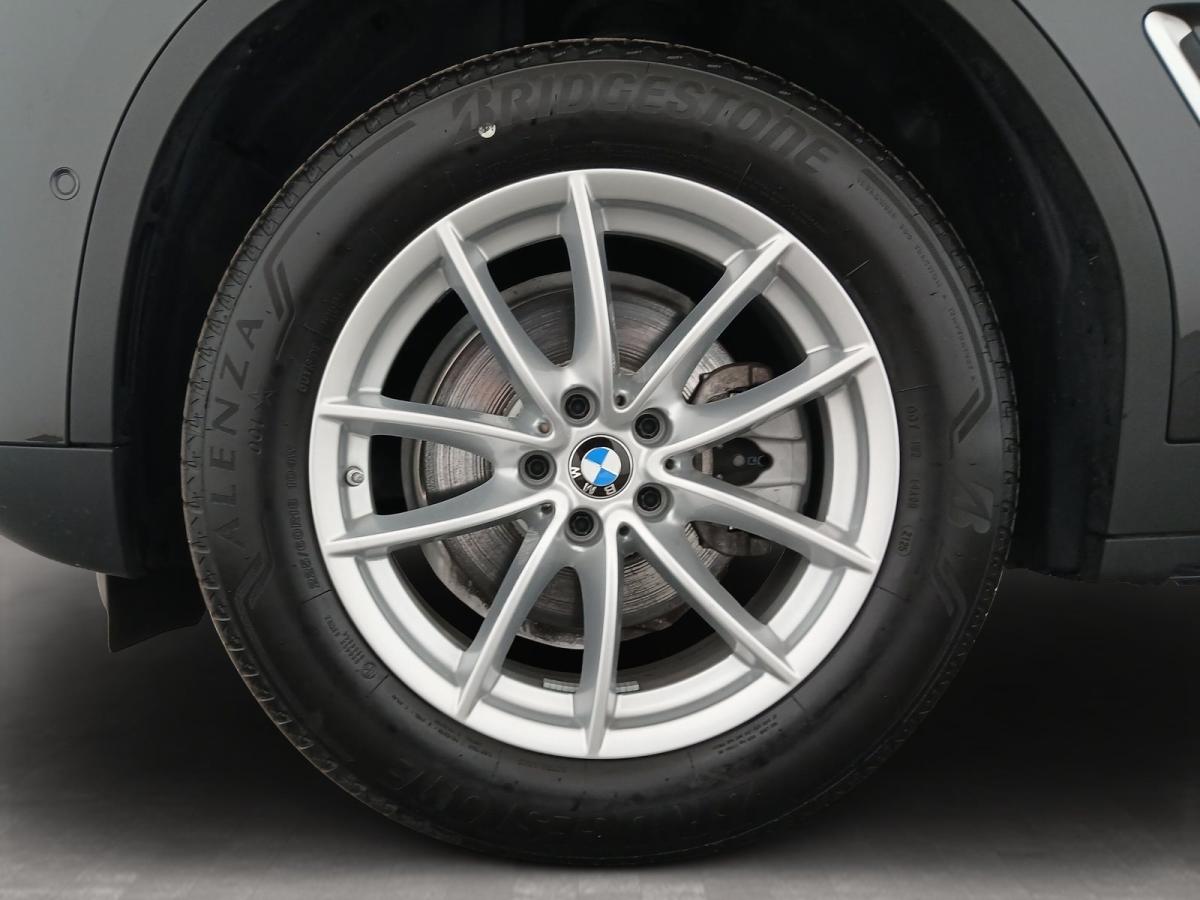 Originalaufnahme des Fahrzeugs Originalaufnahme des Fahrzeugs