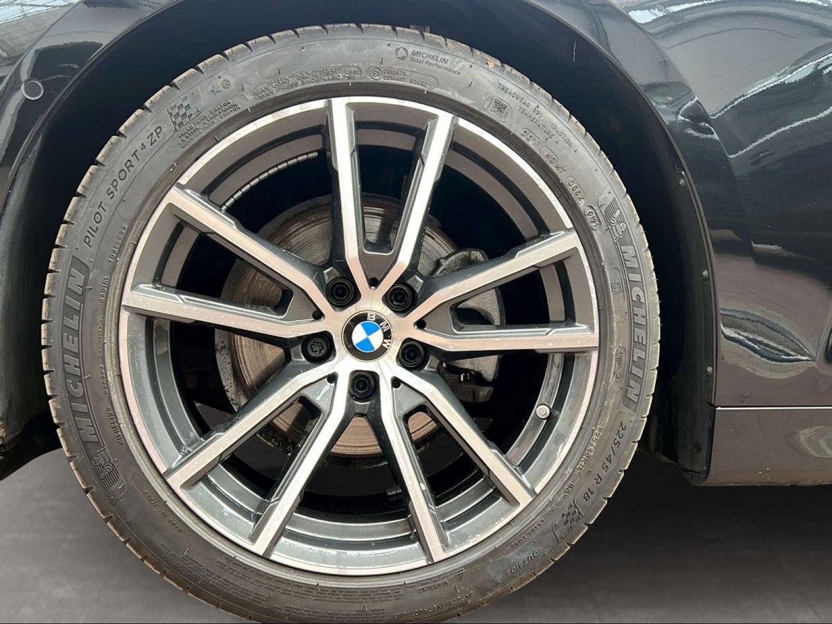 Originalaufnahme des Fahrzeugs Originalaufnahme des Fahrzeugs