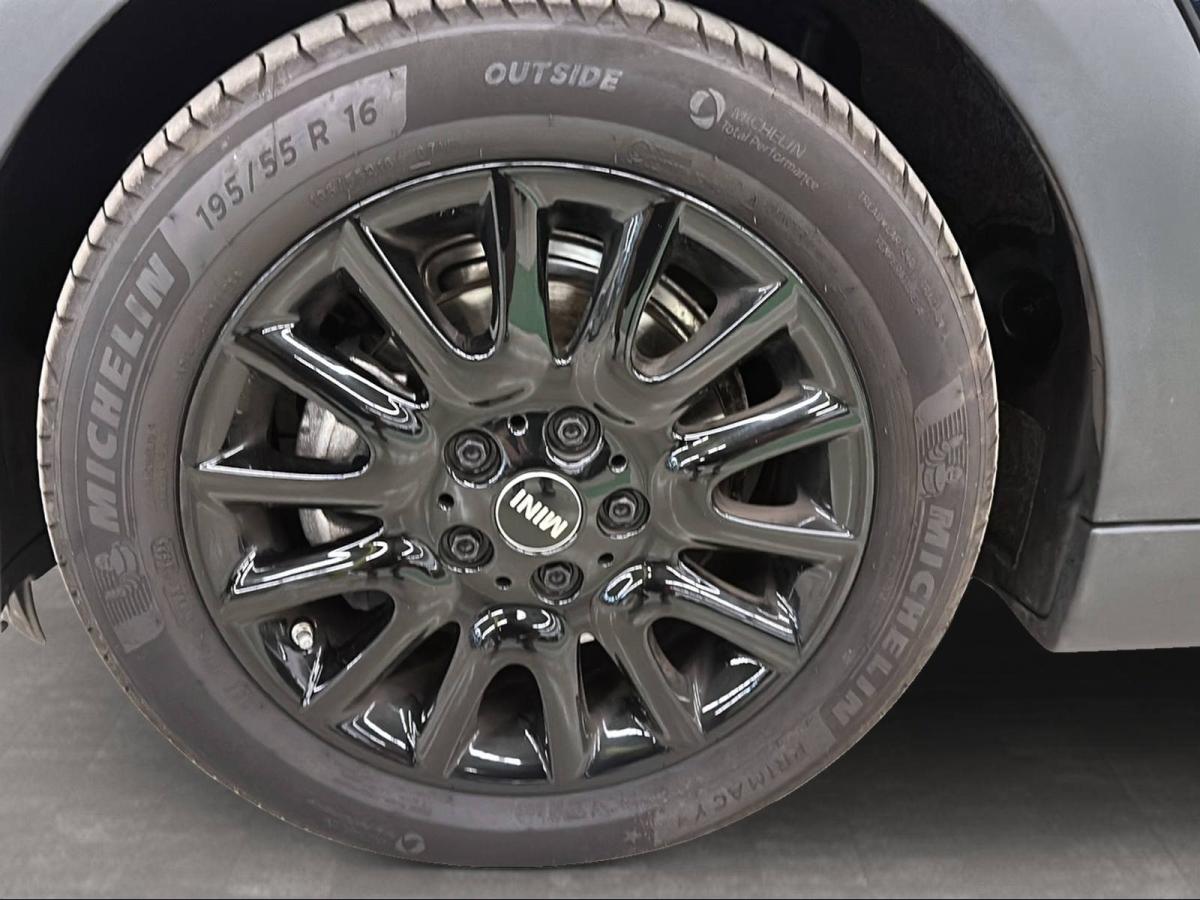 Originalaufnahme des Fahrzeugs Originalaufnahme des Fahrzeugs