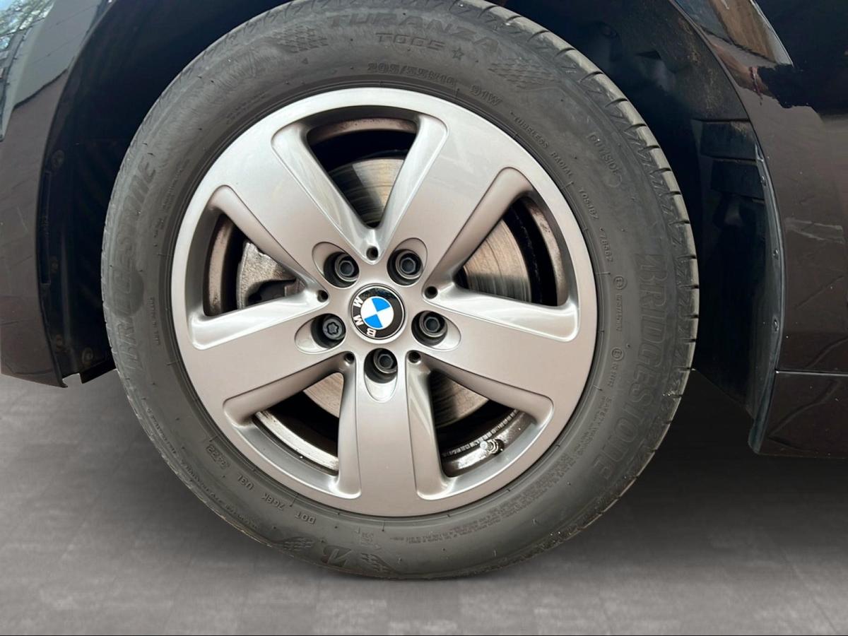 Originalaufnahme des Fahrzeugs Originalaufnahme des Fahrzeugs