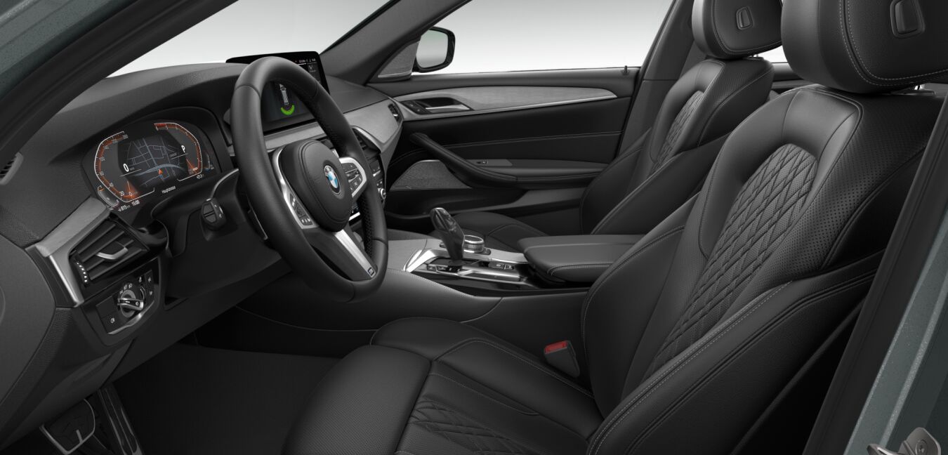 BMW BMW 5er im Innenraum seitlich BMW BMW 5er im Innenraum seitlich