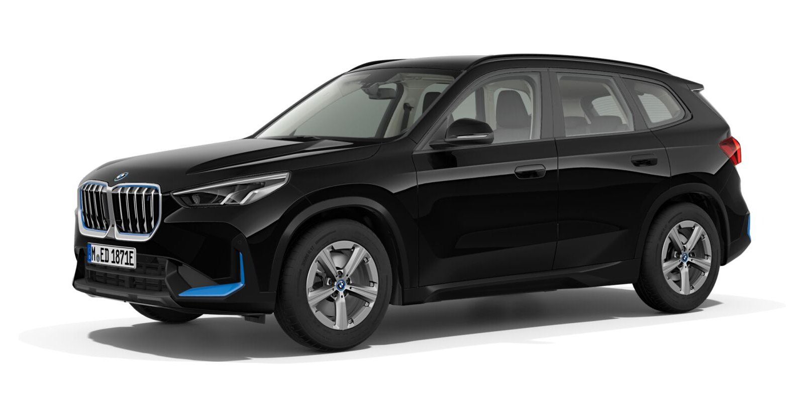 BMW iX1 xDrive30 in Schwarz von vorne BMW iX1 xDrive30 in Schwarz von vorne