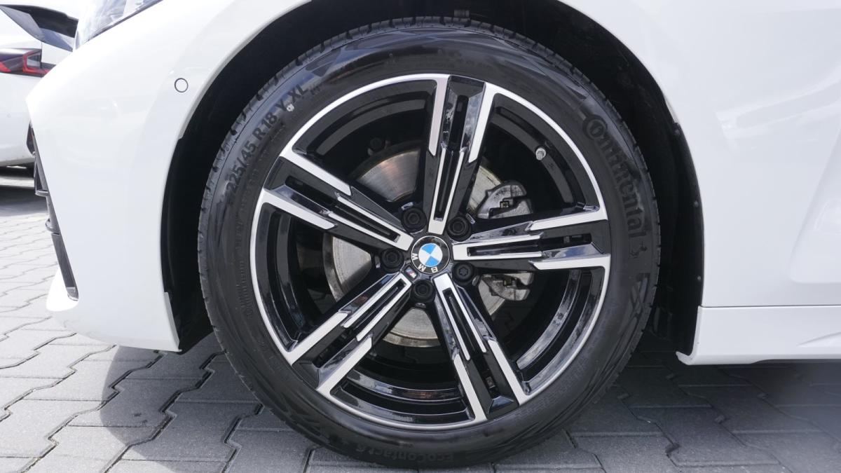 BMW 420i Coupe mit Detailansicht auf die Felgen