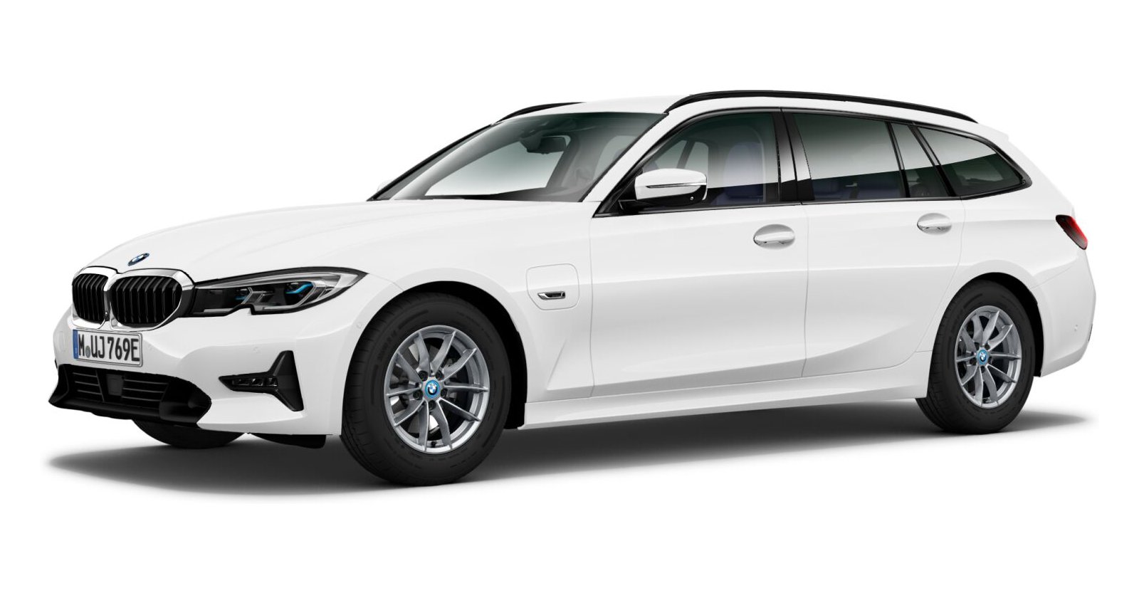BMW 330e xDrive Touring in White von vorne BMW 330e xDrive Touring in White von vorne