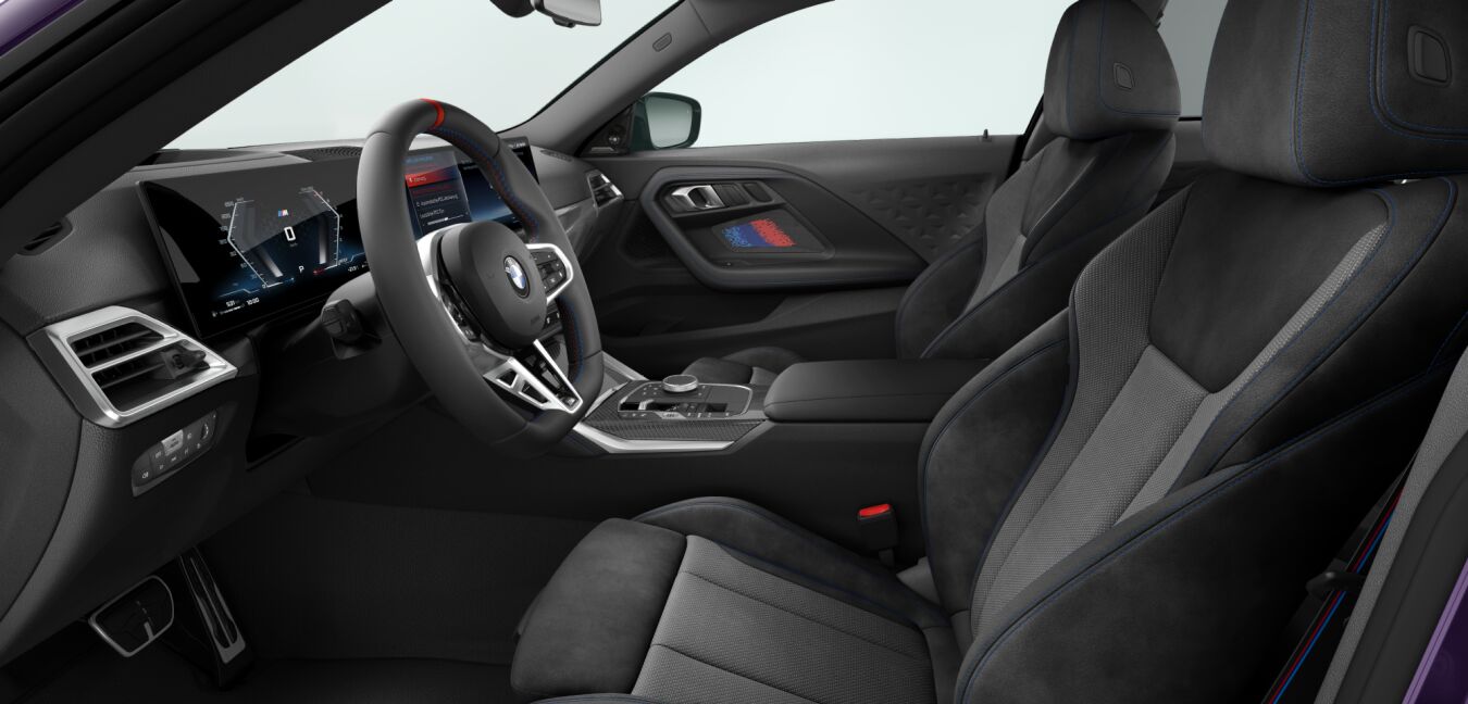 BMW BMW 2er im Innenraum seitlich BMW BMW 2er im Innenraum seitlich