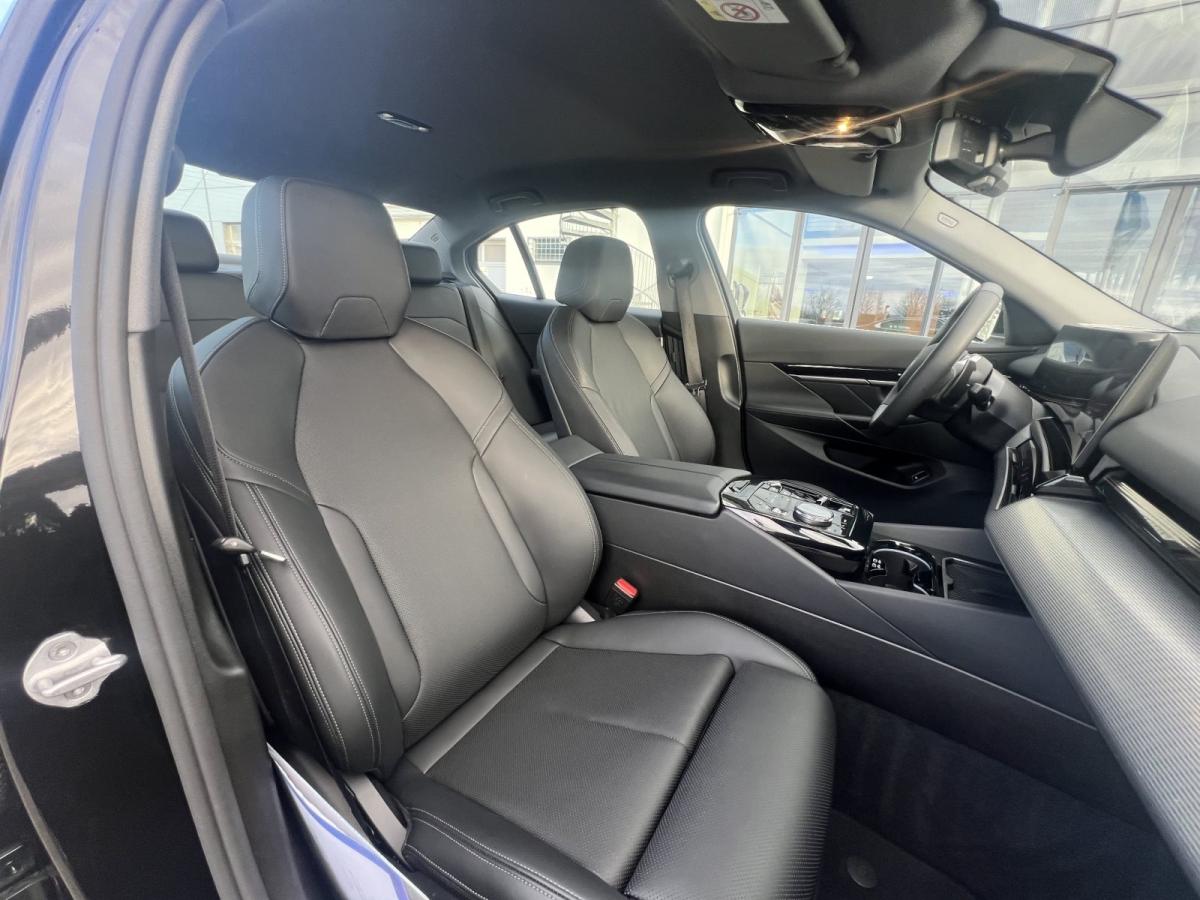 BMW 520d Limousine im Innenraum