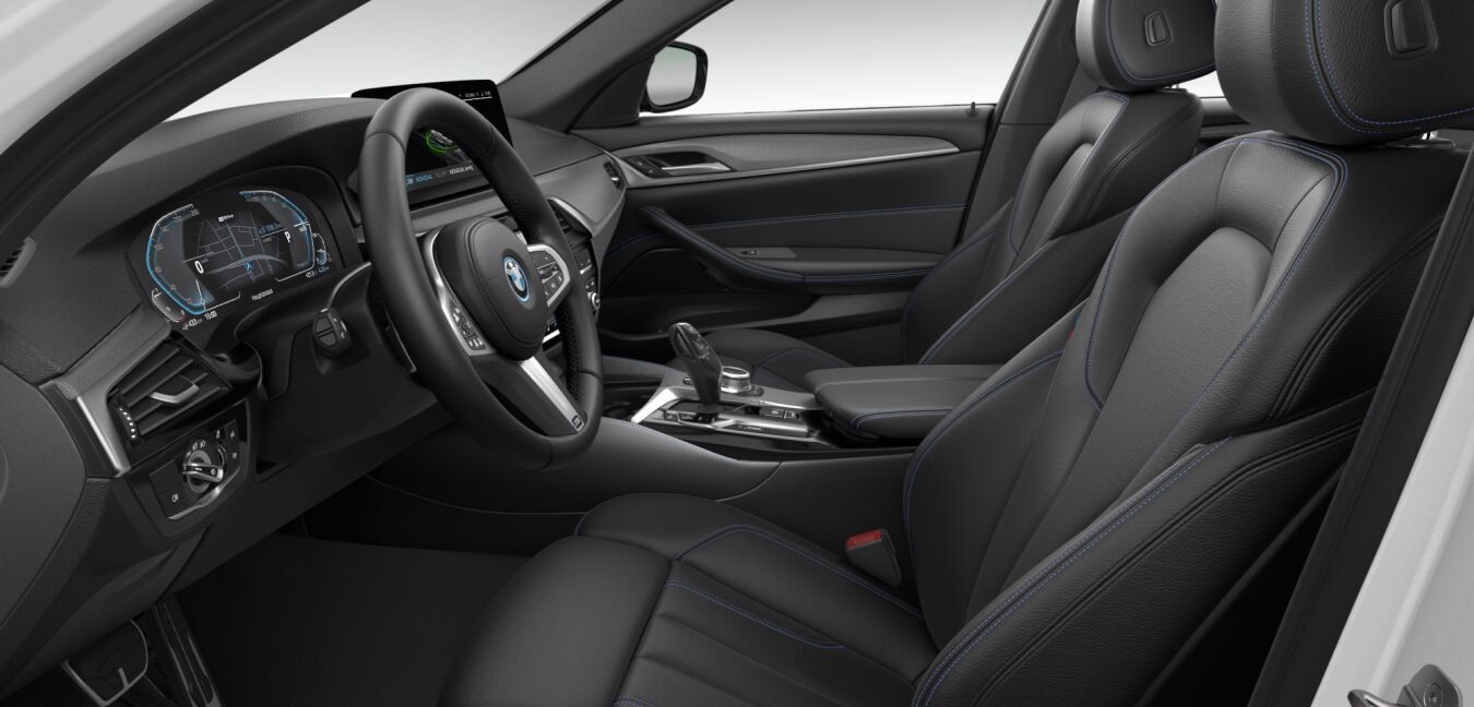 BMW BMW 5er im Innenraum seitlich BMW BMW 5er im Innenraum seitlich
