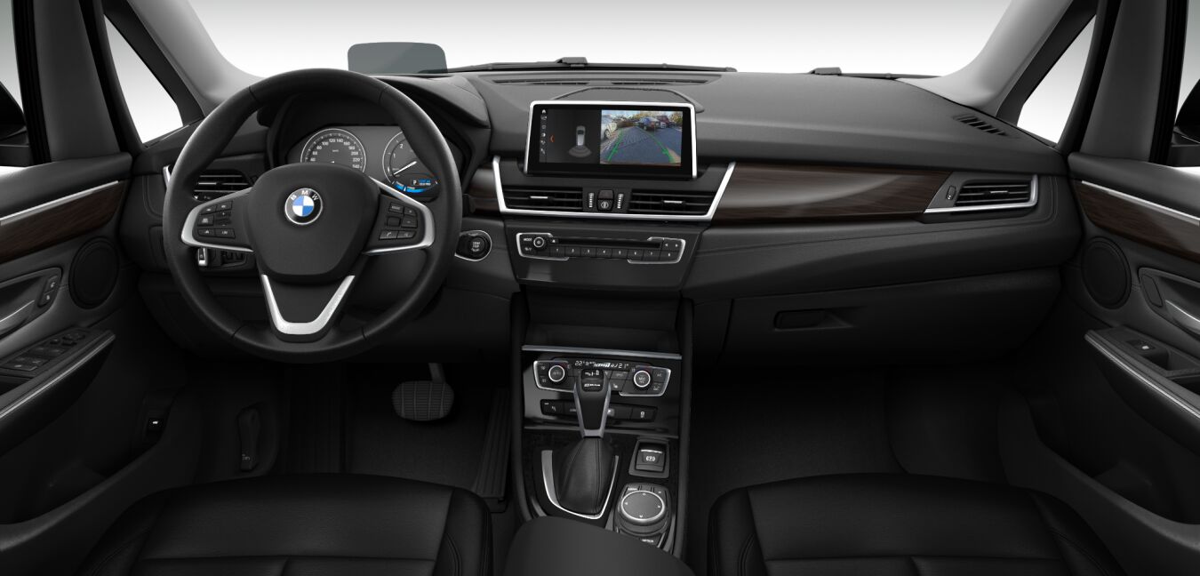 BMW BMW 2er im Innenraum von vorne BMW BMW 2er im Innenraum von vorne