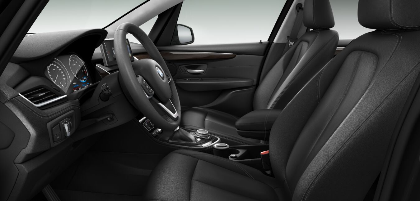 BMW BMW 2er im Innenraum seitlich BMW BMW 2er im Innenraum seitlich