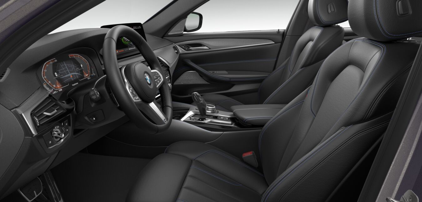 BMW BMW 5er im Innenraum seitlich BMW BMW 5er im Innenraum seitlich