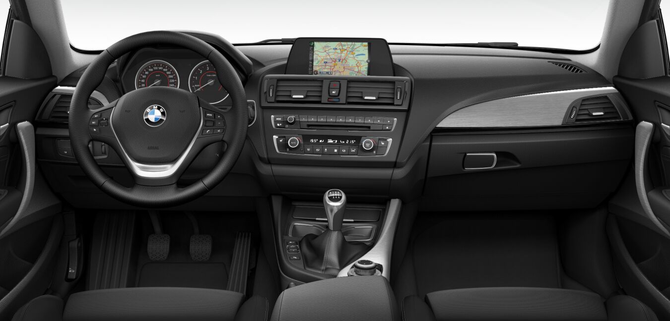 BMW BMW 2er im Innenraum von vorne BMW BMW 2er im Innenraum von vorne