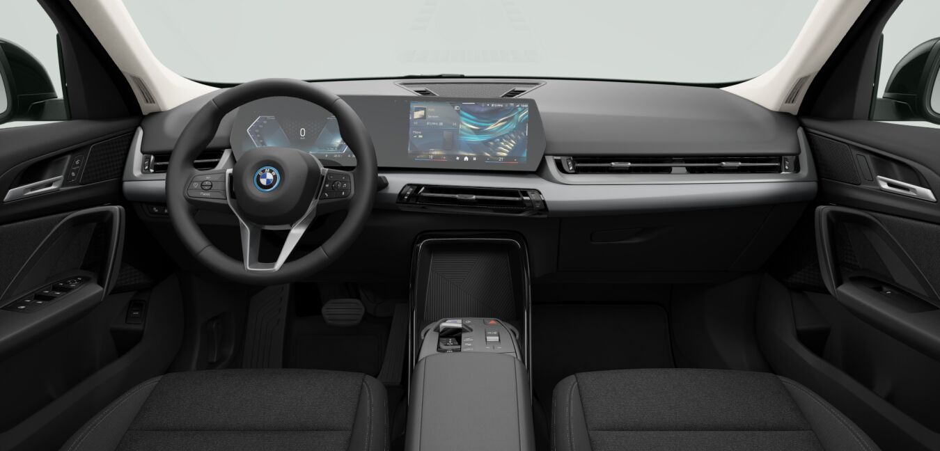 BMW iX1 eDrive20 im Innenraum von vorne