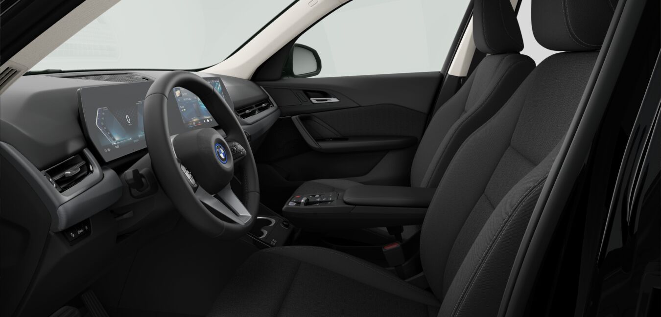 BMW iX1 eDrive20 im Innenraum seitlich