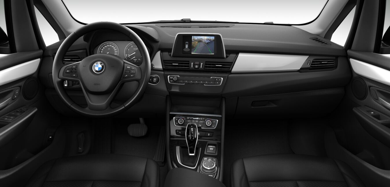 BMW BMW 2er im Innenraum von vorne BMW BMW 2er im Innenraum von vorne