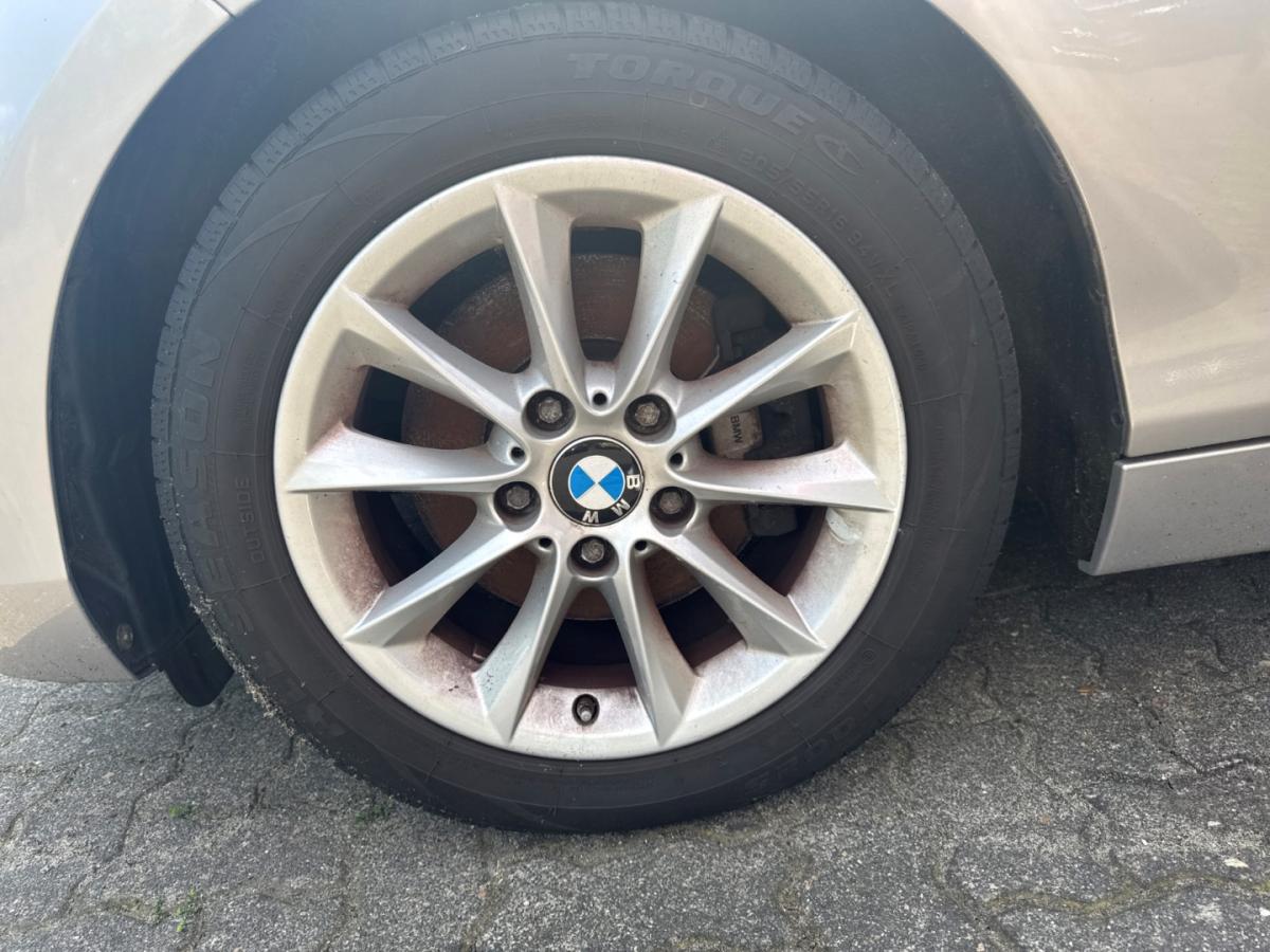 Originalaufnahme des Fahrzeugs Originalaufnahme des Fahrzeugs