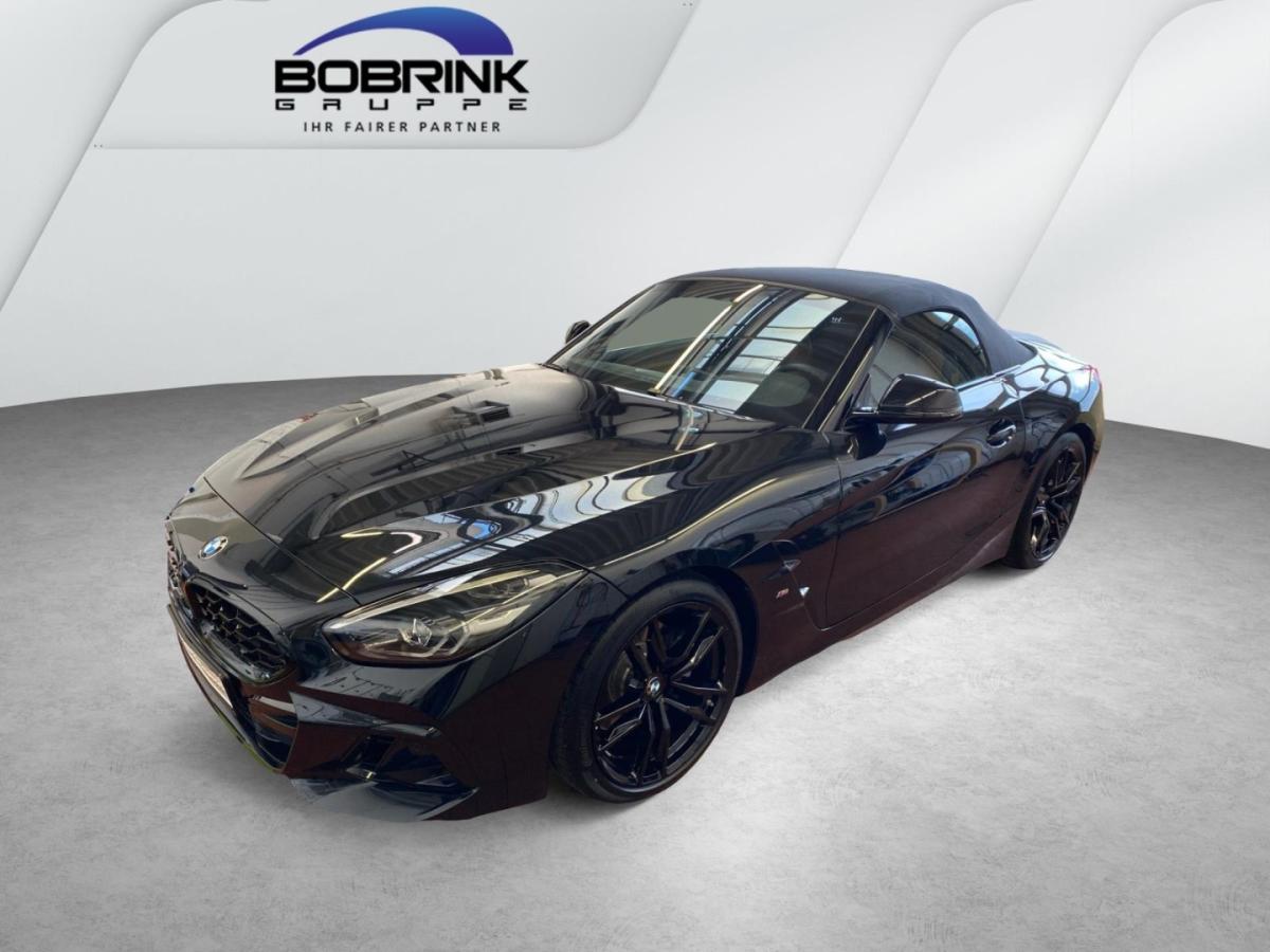 BMW Z4 sDrive20i von vorne in Schwarz