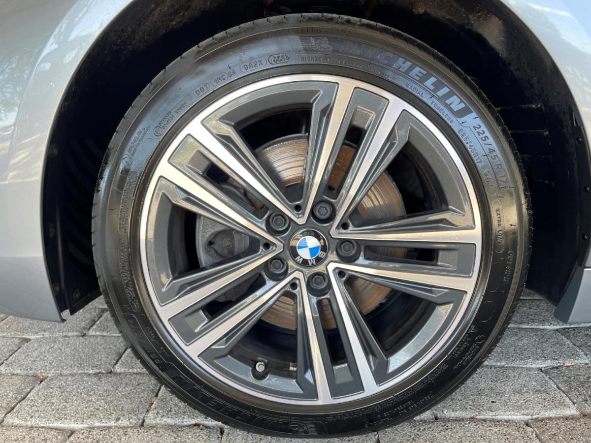 Originalaufnahme des Fahrzeugs Originalaufnahme des Fahrzeugs