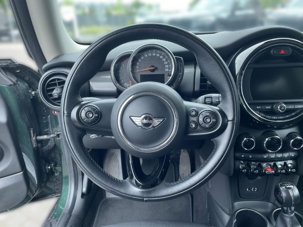 Originalaufnahme des Fahrzeugs Originalaufnahme des Fahrzeugs