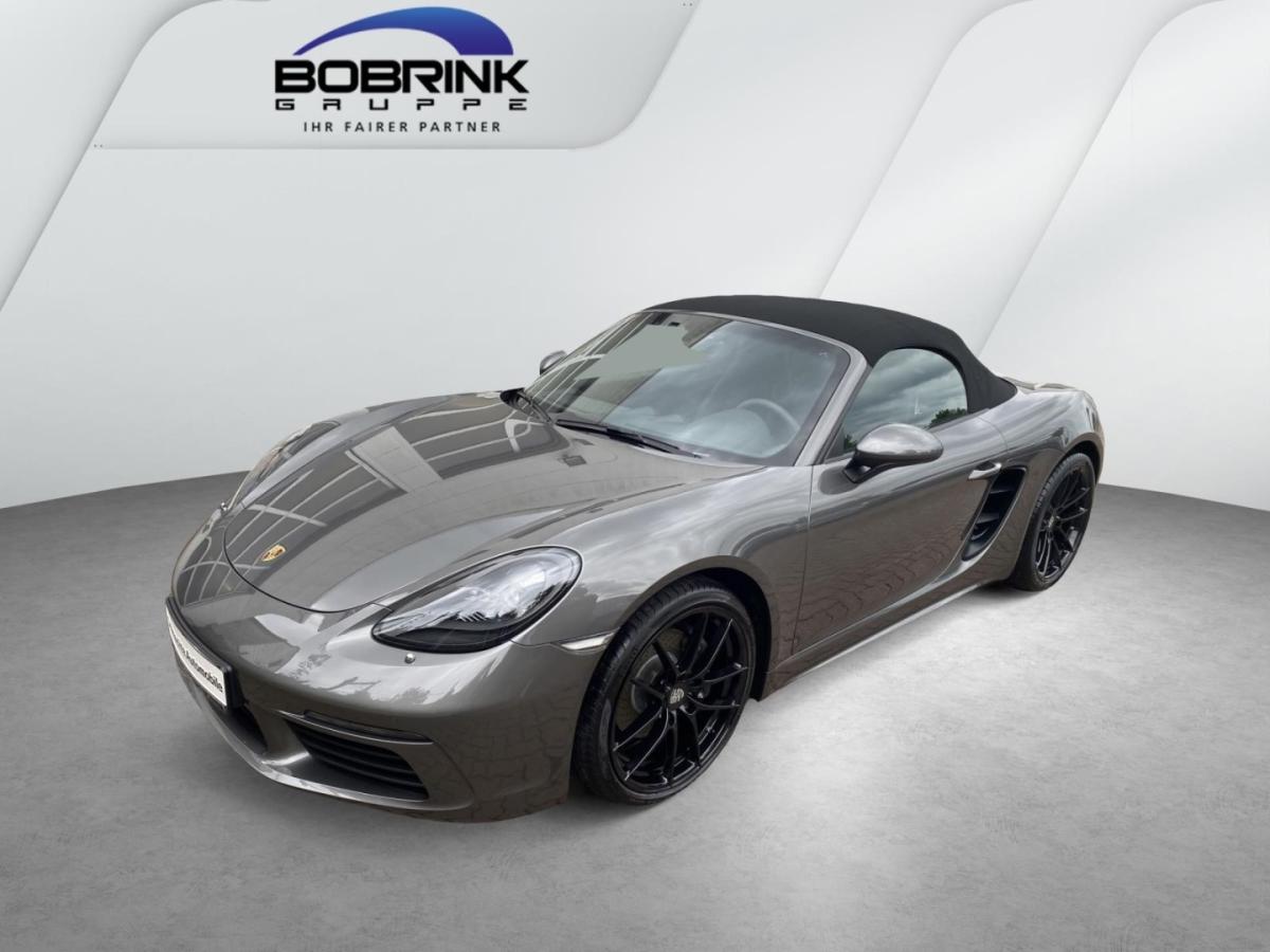 PORSCHE Boxster in Grau von vorne