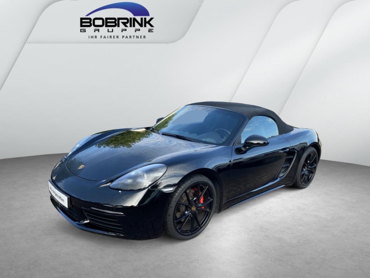 PORSCHE Boxster in Schwarz von vorne