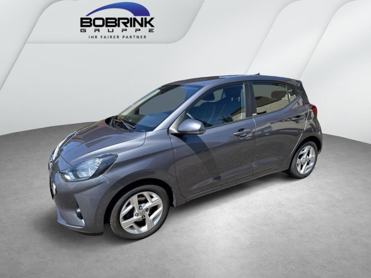 HYUNDAI i10 in Grau von vorne