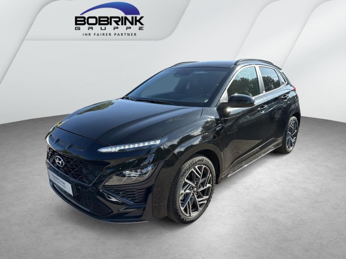HYUNDAI KONA in Schwarz von vorne