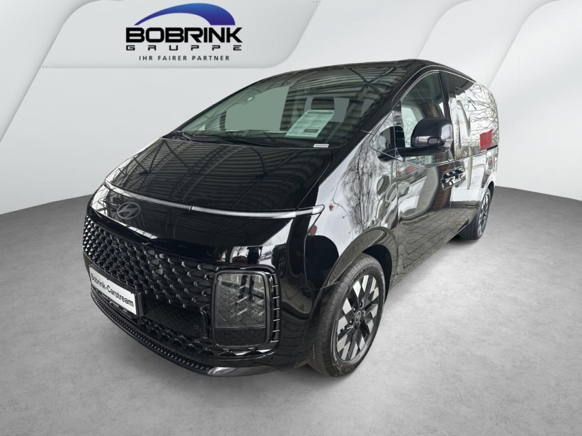 HYUNDAI STARIA in Schwarz von vorne