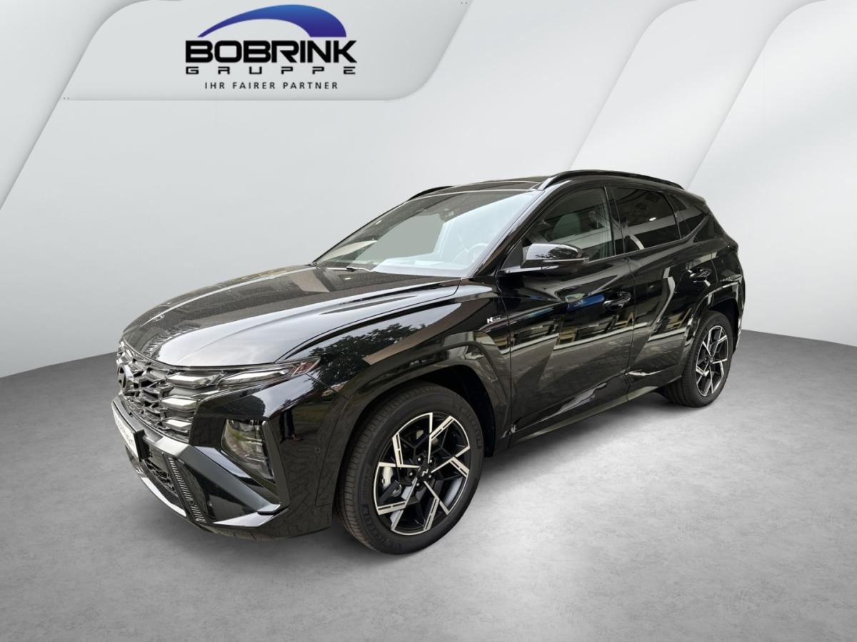 HYUNDAI TUCSON in Schwarz von vorne