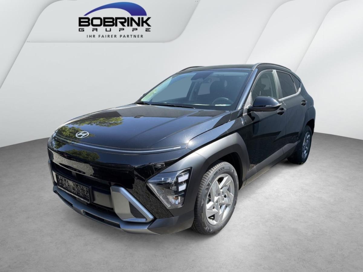 HYUNDAI KONA in Schwarz von vorne